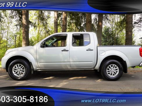 Used 2016 Nissan Frontier SV image 1