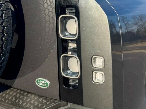 Used 2023 Land Rover Defender 110 image 83
