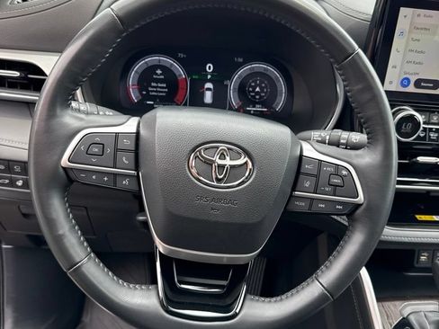 Used 2023 Toyota Highlander Platinum AWD/4WD image 24