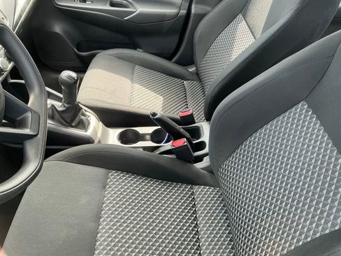 Used 2023 Nissan Versa S image 5