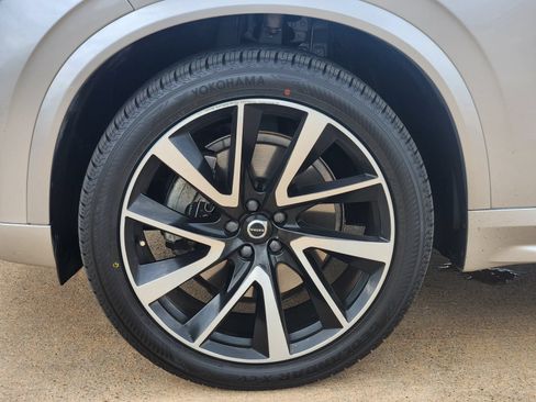 Used 2021 Volvo XC90 T6 Momentum w/ Protection Package Premier AWD/4WD image 14