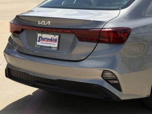 Used 2024 Kia Forte LXS FWD image 6