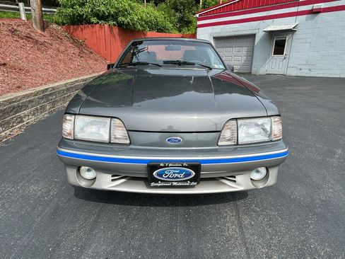 Used 1988 Ford Mustang GT RWD image 12