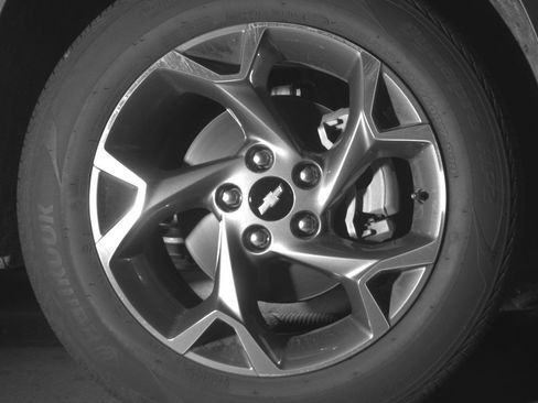 Used 2025 Chevrolet Trax LT FWD image 13