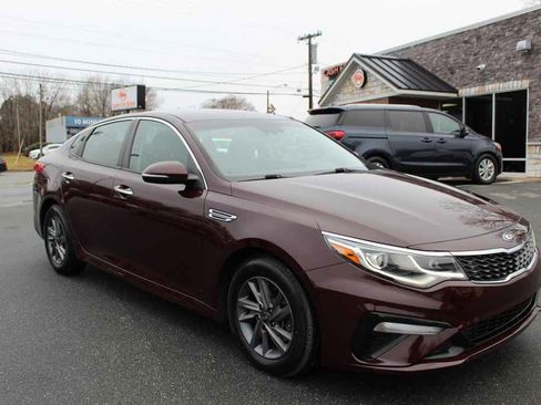 Used 2019 Kia Optima LX image 3