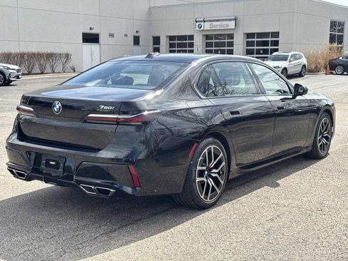 Certified 2023 BMW 760i xDrive AWD/4WD image 5