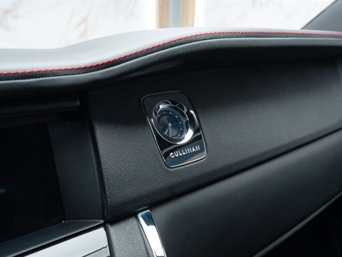 Used 2020 Rolls-Royce Cullinan AWD/4WD image 31