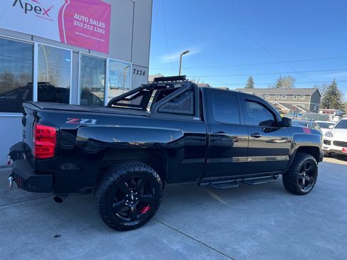 Used 2018 Chevrolet Silverado 1500 LT w/ Redline Edition AWD/4WD image 8