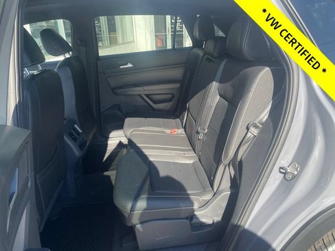 Certified 2021 Volkswagen Atlas Cross Sport SE w/ Panoramic Sunroof Package AWD/4WD image 19