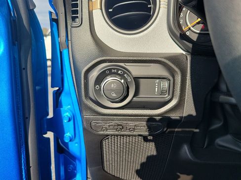 New 2025 Jeep Gladiator Sport image 36