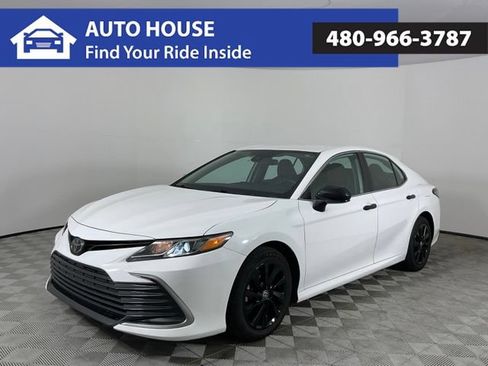 Used 2022 Toyota Camry LE w/ Carpet Mat Package (TMS) FWD image 1