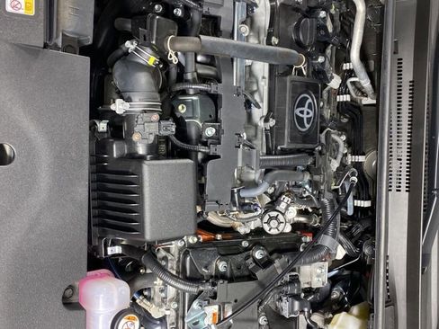 Used 2025 Toyota Corolla LE FWD image 34