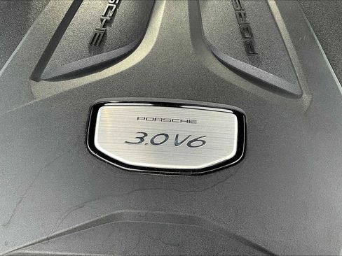 Used 2021 Porsche Cayenne AWD/4WD image 31