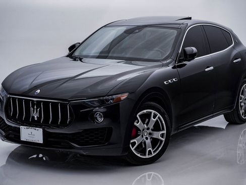 Used 2018 Maserati Levante image 3