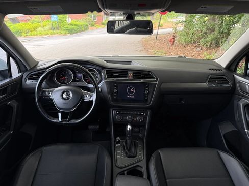Used 2018 Volkswagen Tiguan SEL FWD image 4