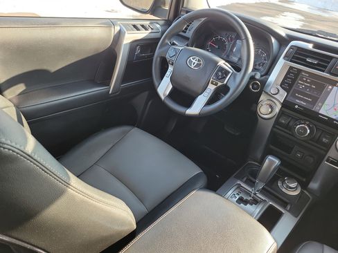 Used 2021 Toyota 4Runner SR5 Premium image 17