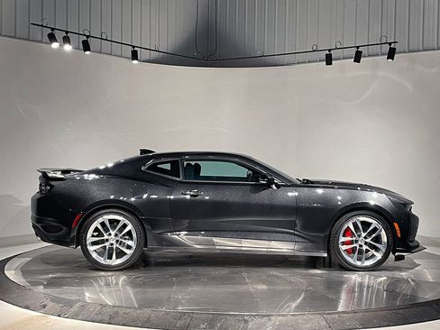 Used 2024 Chevrolet Camaro LT image 4