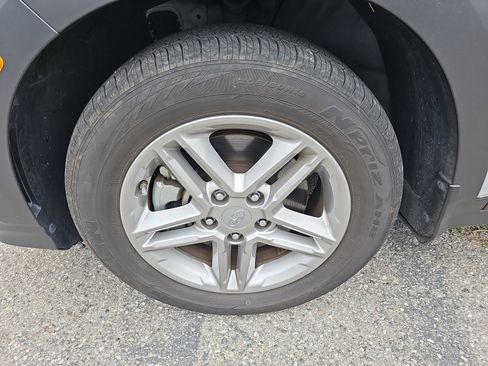 Used 2023 Hyundai Kona SE AWD/4WD image 11