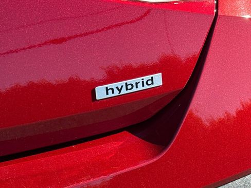 Certified 2025 Hyundai Elantra SEL image 29