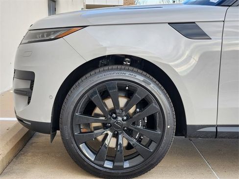 New 2026 Land Rover Range Rover Sport SE image 6