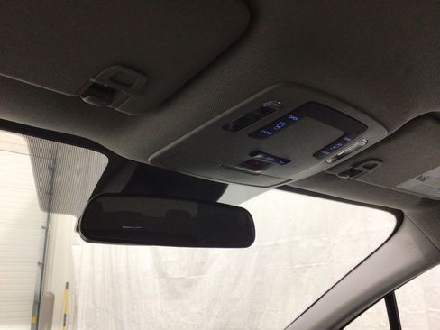 Used 2024 Toyota Sienna LE image 10