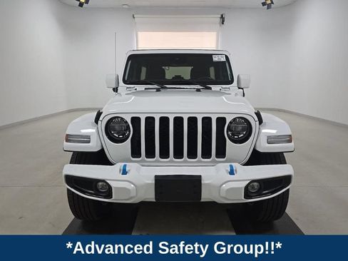 Used 2022 Jeep Wrangler Unlimited Sahara AWD/4WD image 2