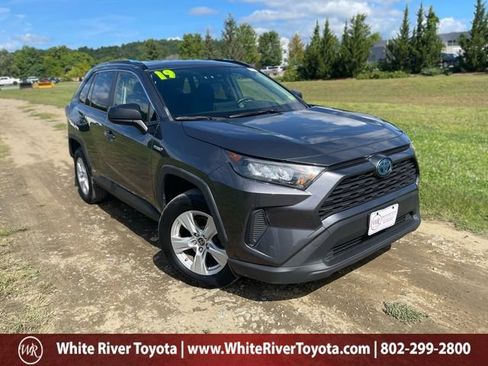 Certified 2019 Toyota RAV4 LE AWD/4WD image 1