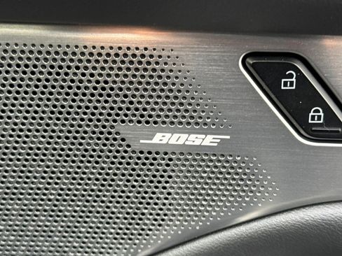 Used 2021 MAZDA MAZDA3 Hatchback w/Premium Plus Pkg image 19