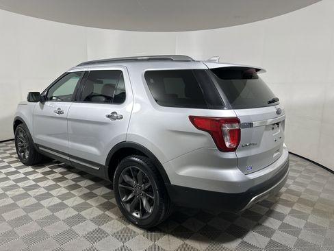 Used 2017 Ford Explorer Limited w/ Equipment Group 301A image 5