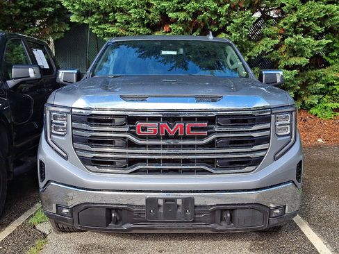 Used 2026 GMC Sierra 1500 SLT AWD/4WD image 2