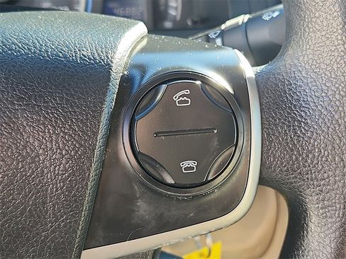 Used 2014 Toyota Camry LE image 21