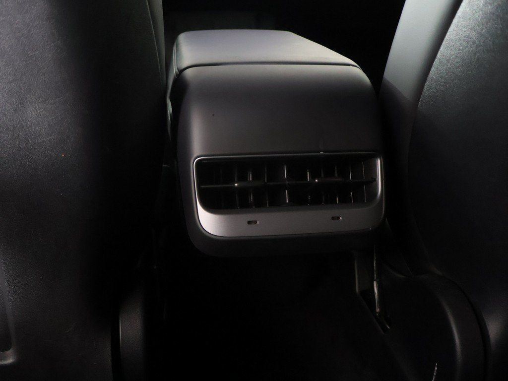 Used 2023 Tesla Model Y Long Range AWD/4WD image 53