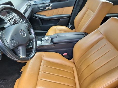 Used 2011 Mercedes-Benz E 350 4MATIC Sedan image 3