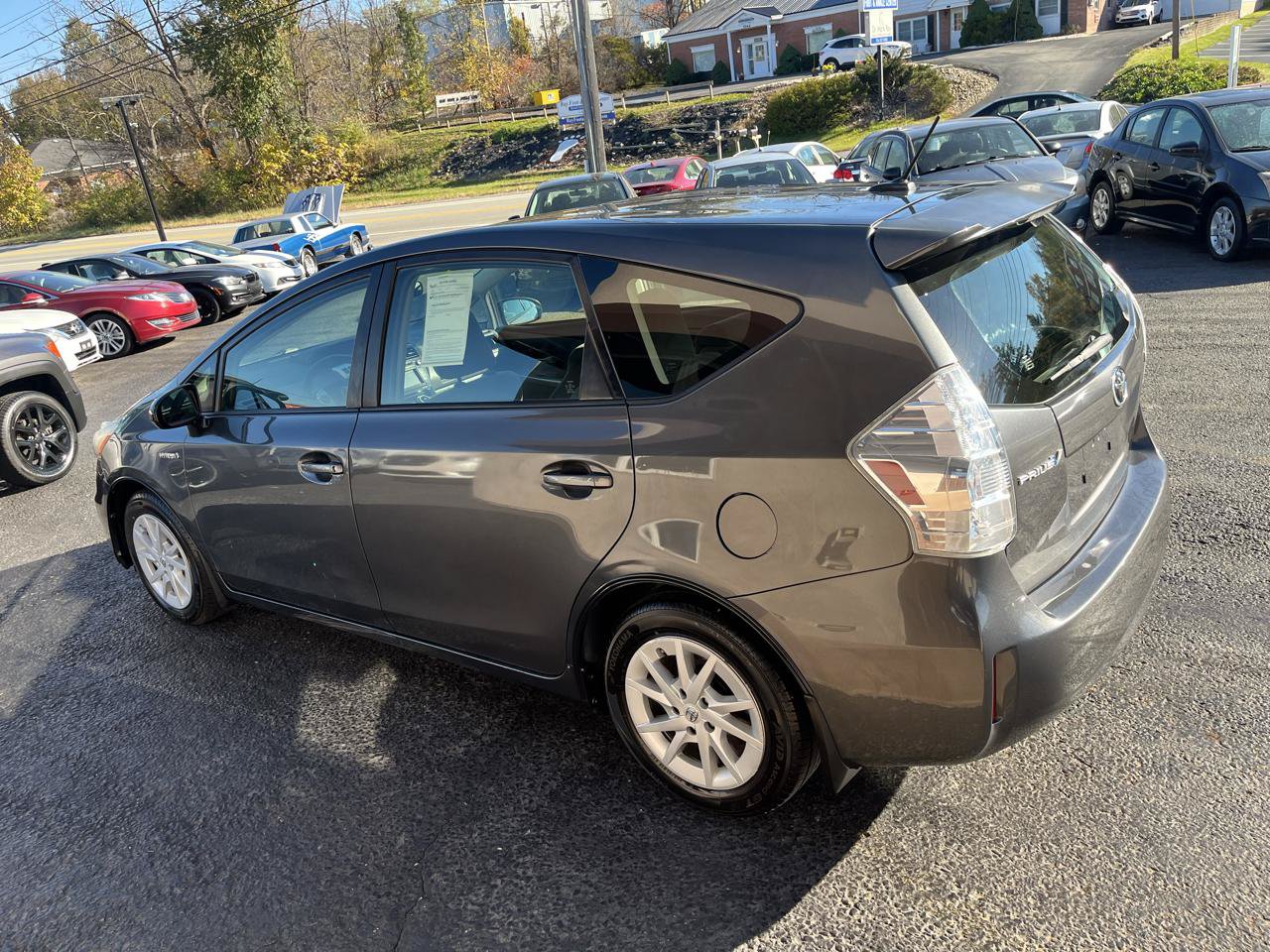 Used 2013 Toyota Prius V Three FWD image 10