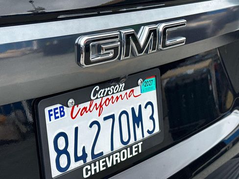 Used 2023 GMC Yukon XL AT4 w/ AT4 Premium Package AWD/4WD image 7