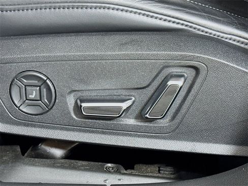 Used 2022 Audi S6 Prestige w/ Prestige Package image 17