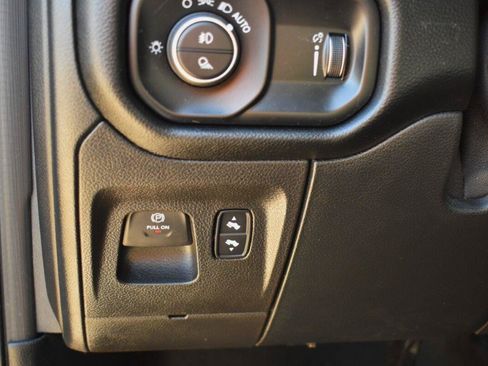 Used 2020 RAM 1500 Big Horn AWD/4WD image 26