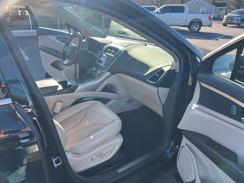 Used 2020 Lincoln Nautilus Premier w/ Equipment Group 101A image 13