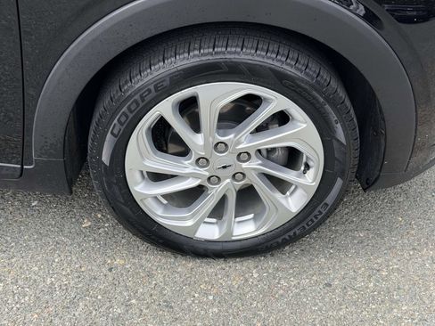 Used 2023 Chevrolet Bolt EUV LT w/ Driver Confidence Package FWD image 7