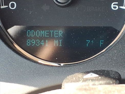 Used 2013 Chevrolet Avalanche LTZ image 26