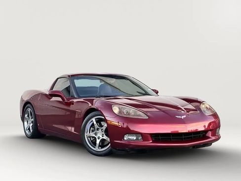 Used 2006 Chevrolet Corvette Coupe w/ Preferred Equipment Group RWD image 35
