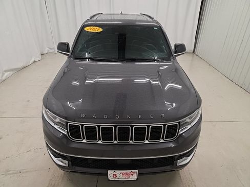 Used 2023 Jeep Wagoneer 4WD w/ Premium Group I image 9