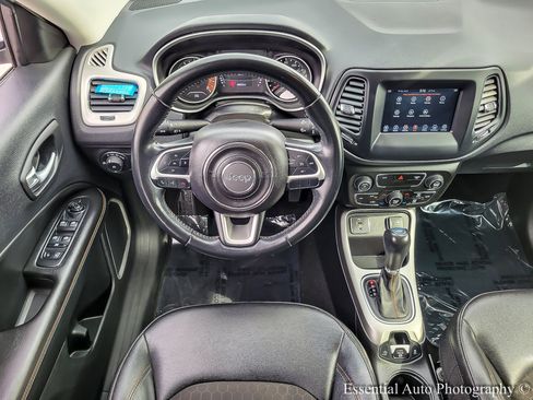 Used 2021 Jeep Compass Latitude FWD image 11