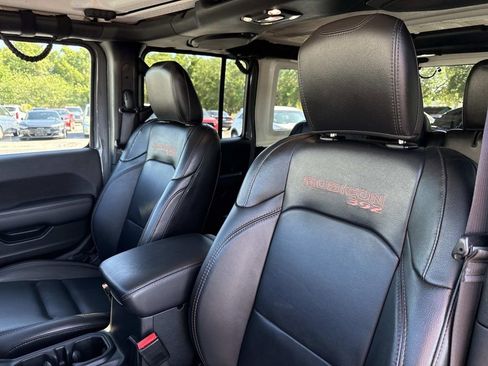 Used 2022 Jeep Wrangler Unlimited Rubicon w/ Xtreme Recon 35" Tire Package AWD/4WD image 21