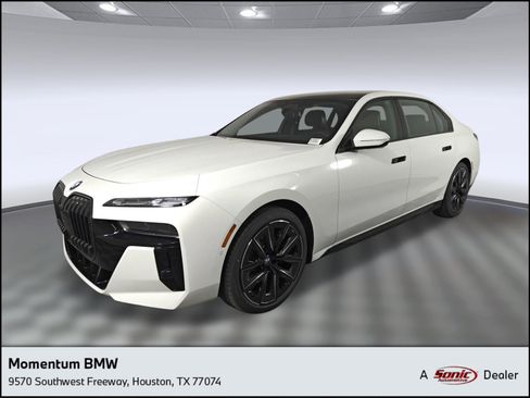 Used 2025 BMW 740i w/ Executive Package image 1