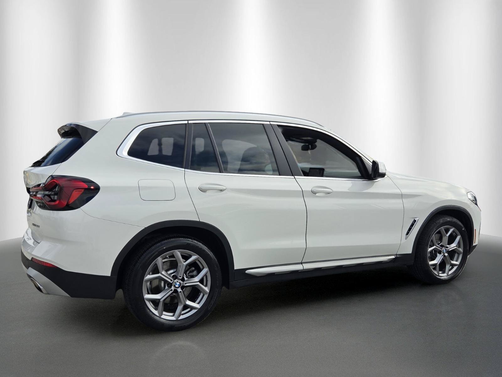 Used 2024 BMW X3 sDrive30i w/ Premium Package RWD image 7