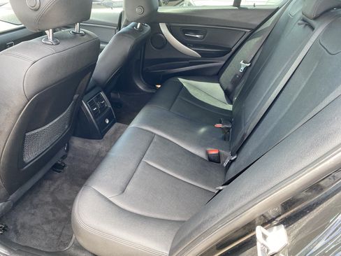 Used 2018 BMW 320i Sedan w/ Convenience Package RWD image 16