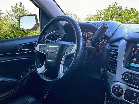 Used 2018 GMC Yukon SLT w/ Open Road Package image 16