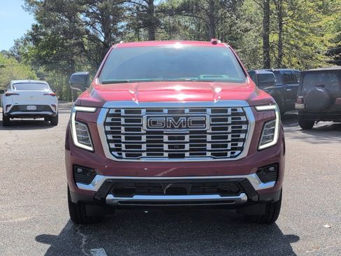 New 2026 GMC Yukon Denali w/ Denali Reserve Package AWD/4WD image 9