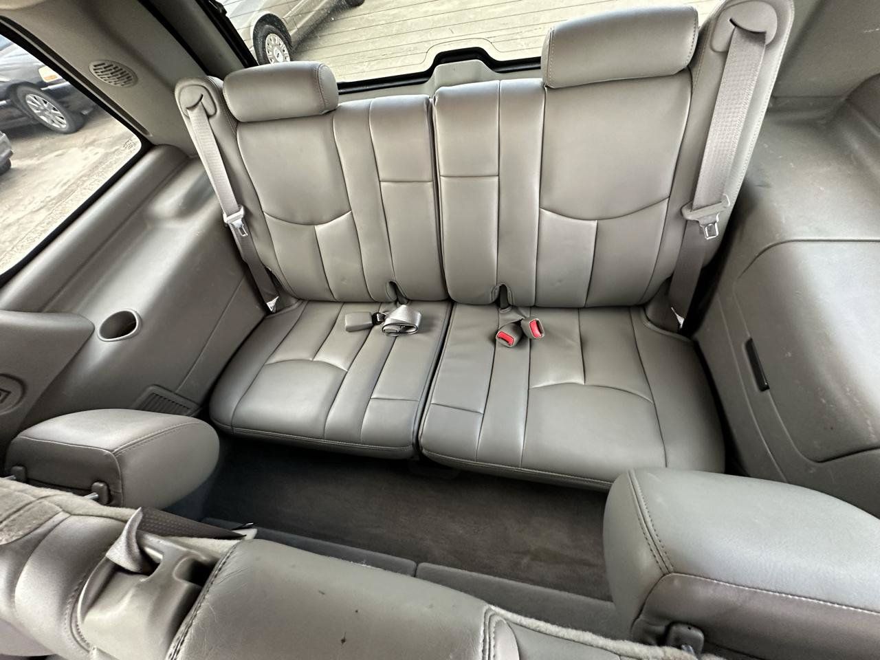 Used 2004 Chevrolet Tahoe LT w/ LT Preferred Equipment Group AWD/4WD image 47